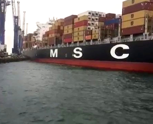 Ambarlı Limanı’nda konteyner gemisi iskeleye çarptı