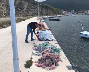 Erdek’te balık teknelerinde ağlar denetlendi