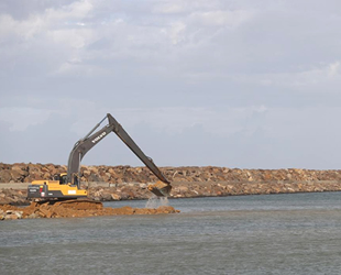 Enez Deniz Gümrük Kapısı liman inşaatı sürüyor