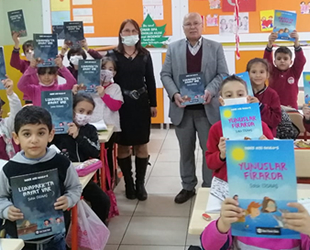 İMEAK DTO İskenderun Şubesi, öğrencilere deniz canlıları kitap seti hediye etti