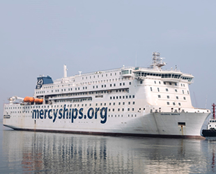 Dünyanın en büyük sivil hastane gemisi Global Mercy, gönüllüleri bekliyor
