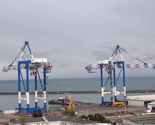 Trabzon'da kurulumu tamamlanan vinçler, Rusya'ya gönderilecek