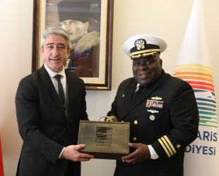 ABD Savaş Gemisi Komutanı Corey Odom, Mehmet Oktay’ı ziyaret etti