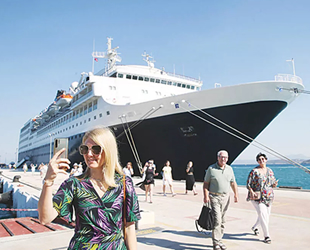 Kuşadası’na kruvaziyer gemileri ile 800 bin turist bekleniyor