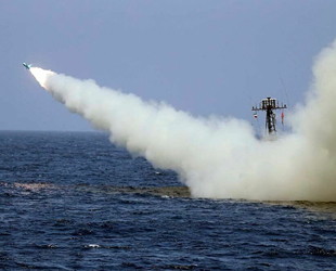 İran, Basra Körfezi’ndeki tatbikatta 16 balistik füze ateşledi