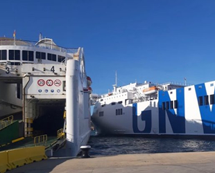 GNV SEALAND ve VOLCAN DE TIJARAFE isimli feribotlar, İbiza Limanı'nda çatıştı