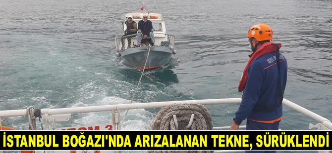 İstanbul Boğazı’nda arızalanan tekne, sürüklendi