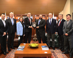 İngiltere’nin İstanbul Başkonsolosu Kenan Poleo, İMEAK DTO’yu ziyaret etti