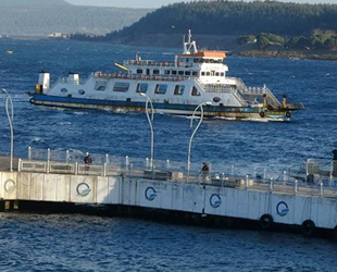 Bozcaada ve Gökçeada feribot seferleri iptal edildi