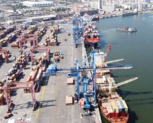 Alsancak Limanı’nda 2021 yılında elleçlenen konteyner miktarı arttı