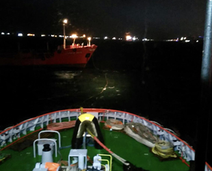 AYDIN REİS isimli yakıt ikmal barcı, Marmara Denizi’nde arızalandı