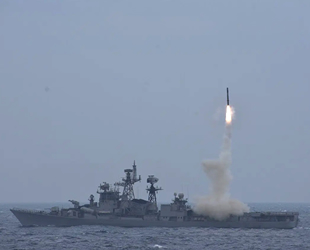 Hindistan, süpersonik Brahmos seyir füzesini test etti