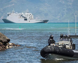 18 ay gemide mahsur kalan 2 kişiyi Yeni Zelanda Donanması kurtardı