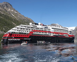 MS Fridtjof Nansen yolcu gemisi, Norveç'te karaya oturdu