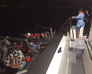Ayvalık açıklarında 28 göçmen kurtarıldı