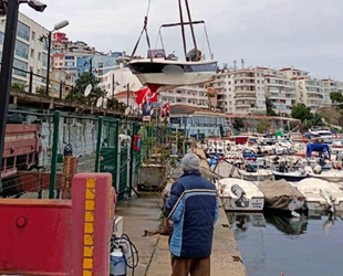 Mudanya’da limandaki tekneler battı