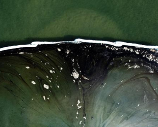 Tayland'da petrol sızıntısı plajları tehdit ediyor