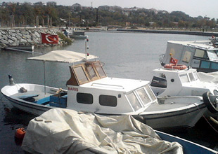 Eceabat'ta 6 teknenin motoru çalındı