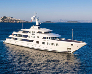 Süper yat sahipleri, tatili bedavaya getirdi