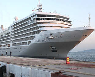 Silver Dawn kruvaziyer gemisi, Kuşadası'na geldi