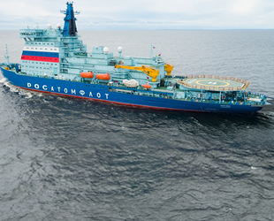 Buzkıran gemisi Arktika, ilk doğu-batı refakati görevine başladı