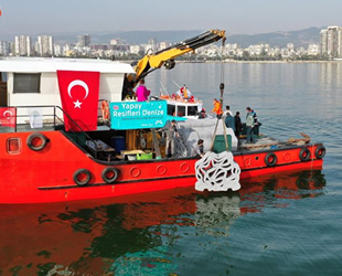 3D yazıcıyla üretilen yapay resifler Mersin’de denize bırakıldı