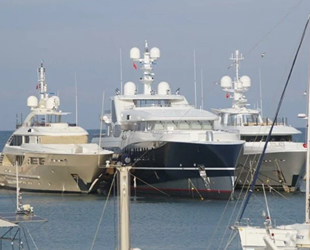 Rus oligarkların yatları, Kuşadası’na sığındı