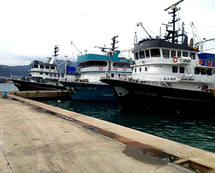 Balıkçılar, av yasağını beklemeden demir attı