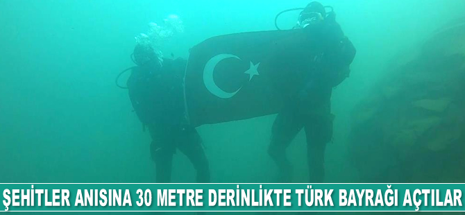Kahramanmaraşlı itfaiyeciler, Çanakkale şehitleri anısına Türk bayrağı açtılar