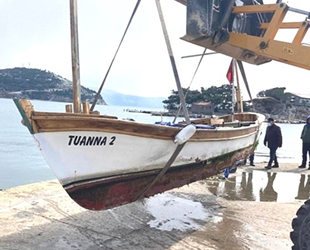 Erdek'te kayıp olan tekneyi balıkçılar buldu