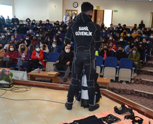 Edremit'te Sahil Güvenlik ekipleri, öğrencilere mesleklerini anlattı