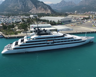 QTerminals Antalya, Emerald Azzurra gemisini ağırladı