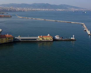 İzmir'de su çekilmesi, deniz ulaşımını olumsuz etkiliyor