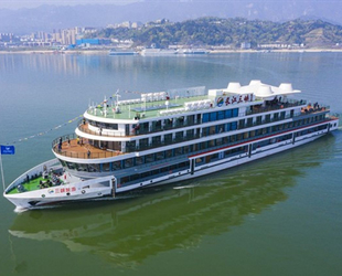Çin’in elektrikli yolcu gemisi, ilk yolculuğuna çıktı