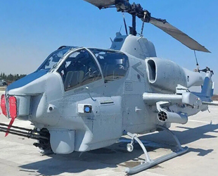 Deniz Kuvvetleri Komutanlığı’nın AH-1W helikopterleri boyandı