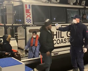 İzmir açıklarında 87 düzensiz göçmen yakalandı