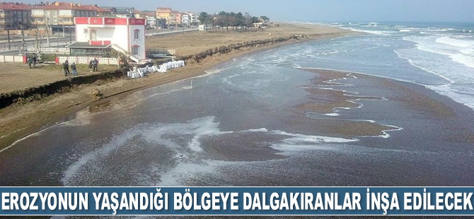 Karasu’da kıyı erozyonunun yaşandığı bölgeye 7 dalgakıran inşa edilecek