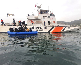 İzmir açıklarında 46 düzensiz göçmen kurtarıldı