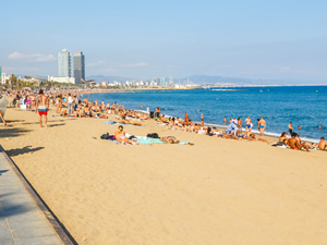 Barcelona plajlarında sigara içmek yasaklandı