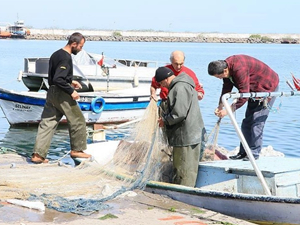 Akdeniz'de balıkçıların ağına 62 kilo uyuşturucu takıldı