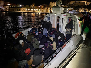 İzmir’de 27 düzensiz göçmen yakalandı