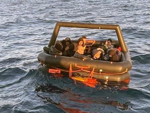 Datça’da 13 düzensiz göçmen kurtarıldı