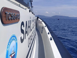 İzmir açıklarında 23 düzensiz göçmen kurtarıldı