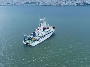TÜBİTAK Marmara Gemisi, İzmir Körfezi’nden örnekleme almaya başladı