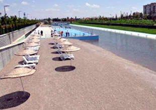 Denizi olmayan şehre yapay plaj yapıldı