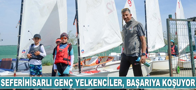Seferihisarlı genç yelkenciler, başarıya koşuyor