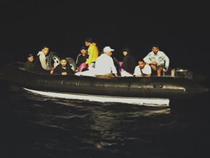 Datça açıklarında 13 düzensiz göçmen kurtarıldı