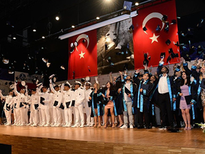 Piri Reis Üniversitesi 2021-2022 Akademik Yılı Mezuniyet Töreni yapıldı