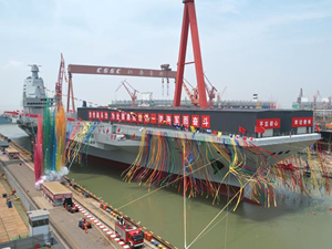 Çin’in üçüncü uçak gemisi Fucien, suya indirildi