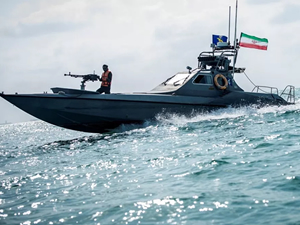 ABD, Hürmüz Boğazı’nda İran teknelerine ateş açtı